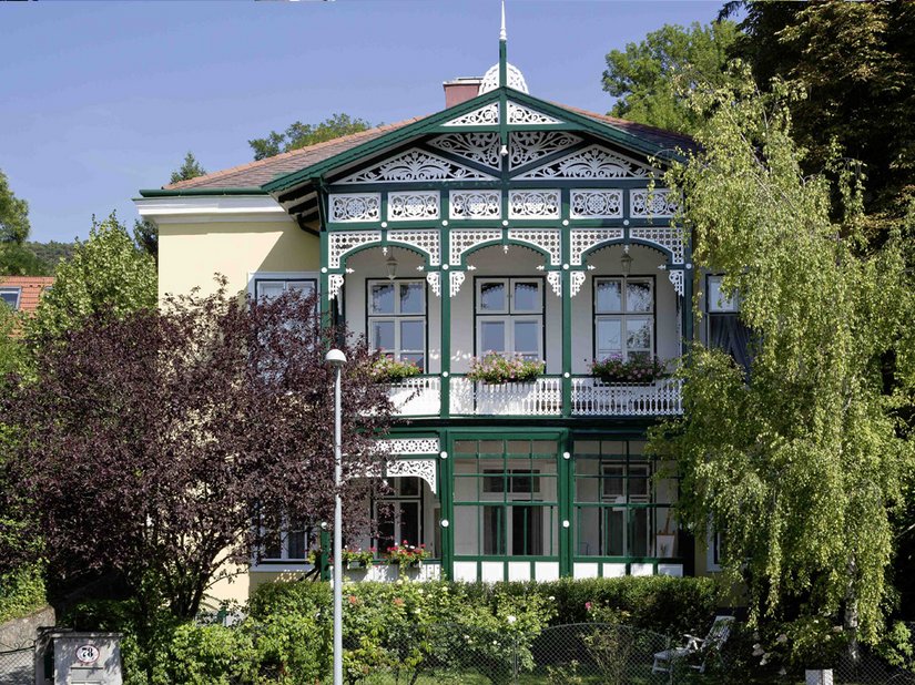 Questo edificio è una villa originale del XIX secolo.