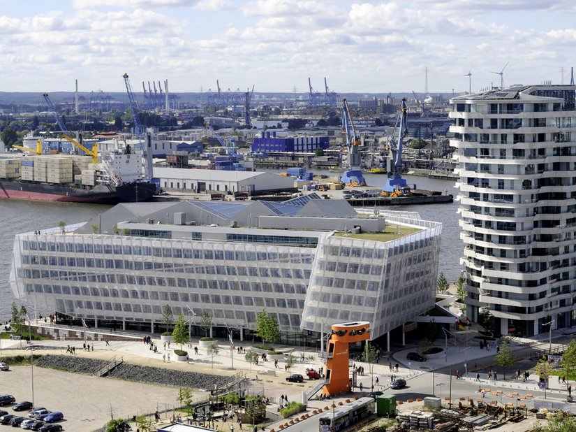 La sede centrale Unilever si trova nelle immediate vicinanze del terminal per le navi da crociera.