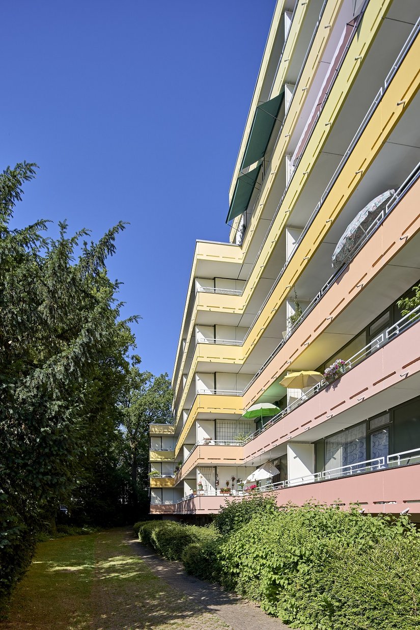 Con lo speciale rivestimento in dispersione finitura per calcestruzzo 839 e il primer aggrappante 3720 precedentemente applicato, non solo è stato notevolmente migliorato l'aspetto, ma è stata anche garantita la struttura a lungo termine