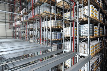 <p>Magazzino a scaffalature verticali presso il Centro di Distribuzione di Münster</p>