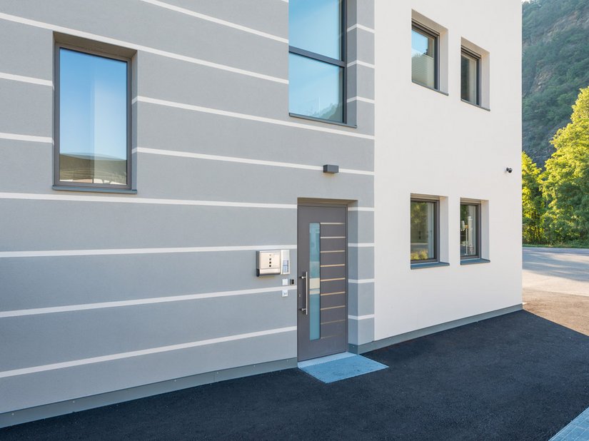 L’utilizzo della Pittura siliconica per facciate 918 con formula TSR ha permesso di ottenere rivestimenti resistenti alle intemperie e idrorepellenti.