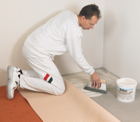 Adesivo in dispersione LF 392, Anwendungsbild 1